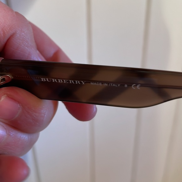 Burberry Sunglasses - Picture 4 of 5